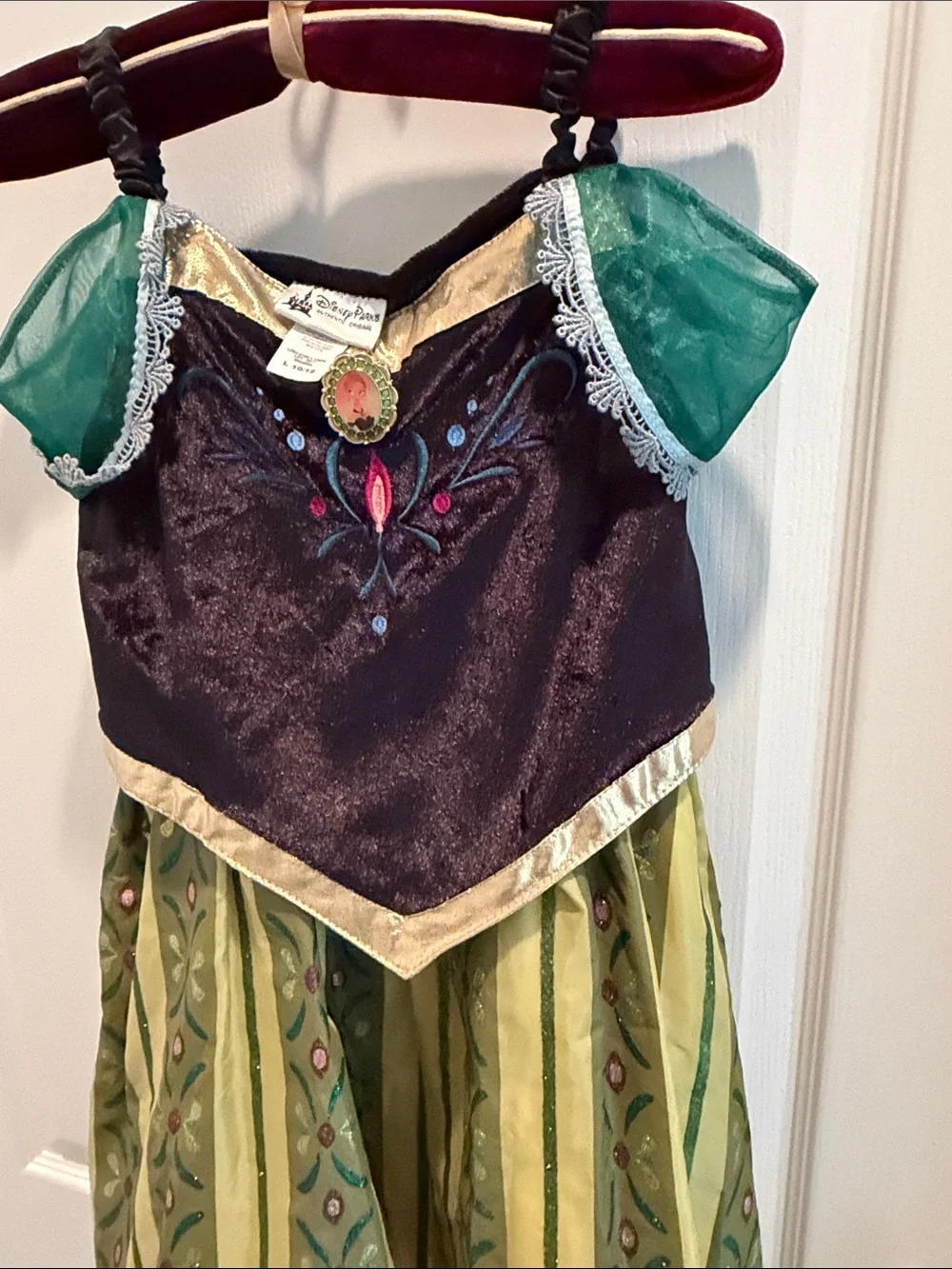 Disney’s Anna from frozen Girls size 1012 Green Princess Costume Dress